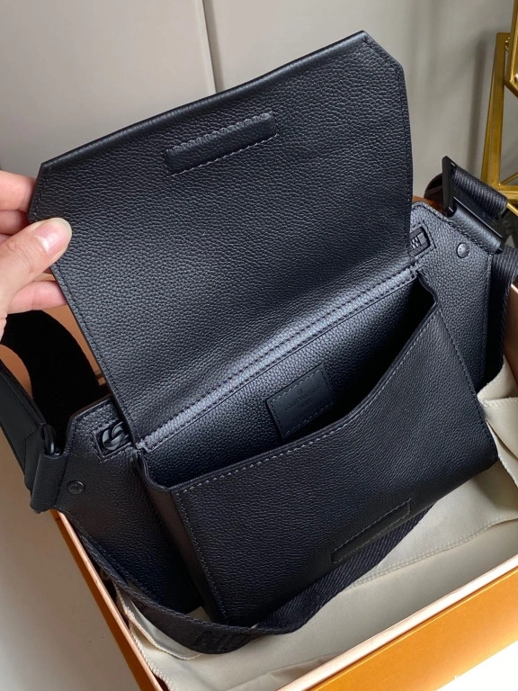 Frstbag ru LOUIS SLINGBAG VUITTON 0715